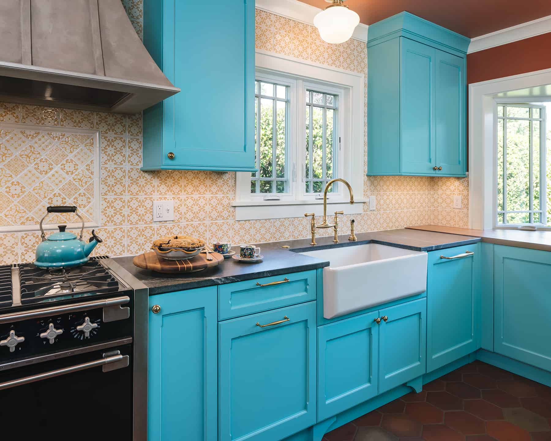 Pratt-Larson-Embossed-A-Kitchen-2