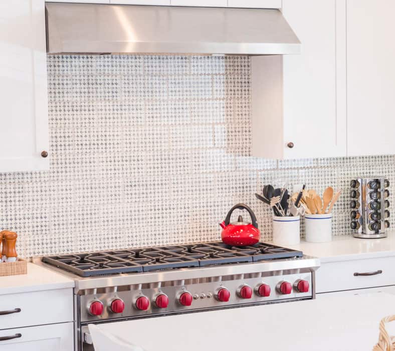 Pratt and Larson Tile Nantucket Scraffito Pattern A kitchen backsplash 1086-1