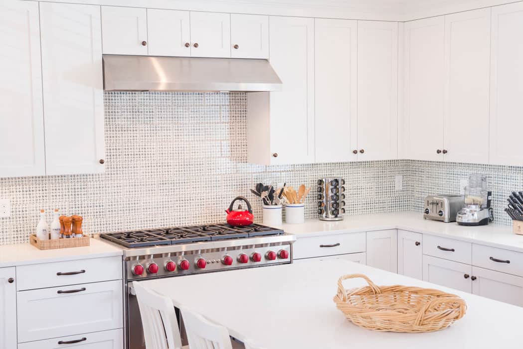 Pratt and Larson Tile Nantucket Scraffito Pattern A kitchen backsplash 1086
