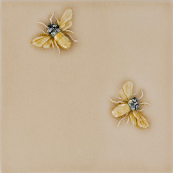 Pratt and Larson Tile 6×6 Bees WW71   Pratt + Larson   