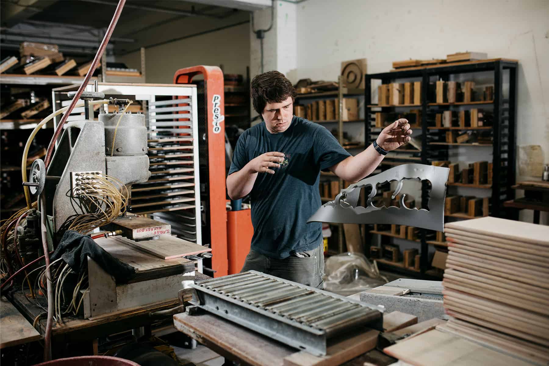 tilemakingthrow Pratt + Larson tilemaking throw Pratt + Larson