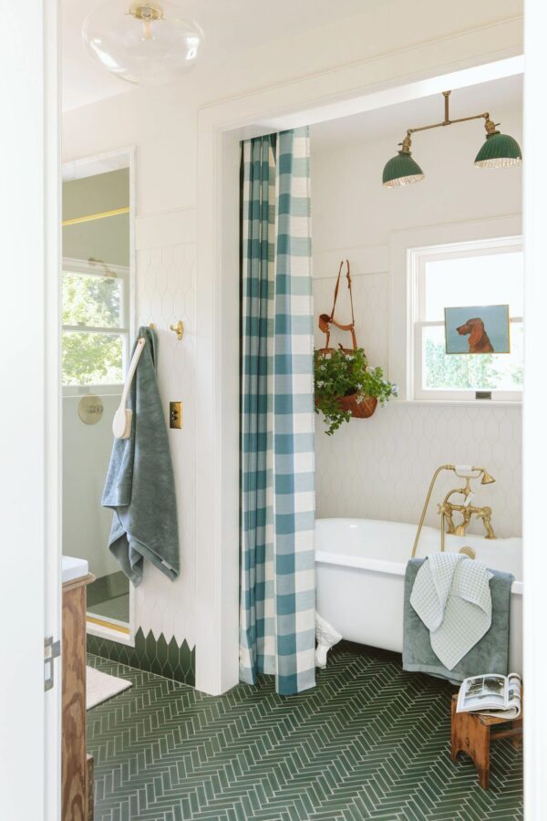 Emily Henderson Farmhouse Shared Kids Bathroom Reveal 7 web   Pratt + Larson   