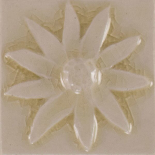 Pratt and Larson Tile 2×2 Daisy W20   Pratt + Larson   